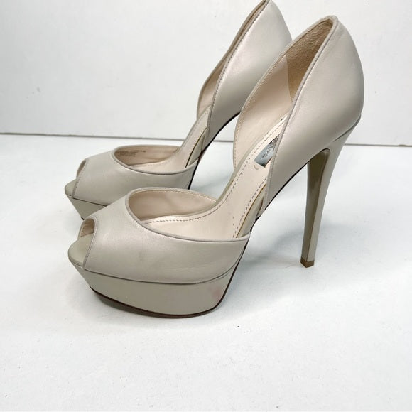 Oscar De La Renta | Off White Pumps