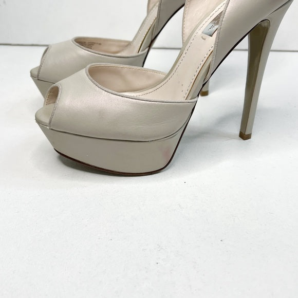 Oscar De La Renta | Off White Pumps