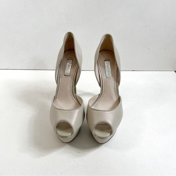 Oscar De La Renta | Off White Pumps