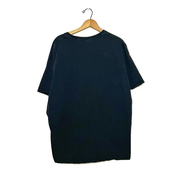 Gildan | Supreme Luggage Tee