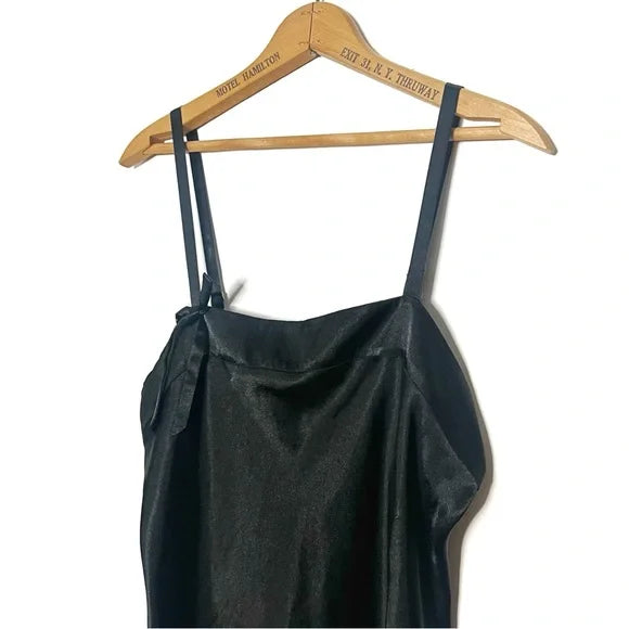 Vera Wang | Bow Slip Dress