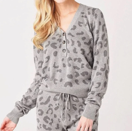 Heartloom | Grey Leopard Pullover