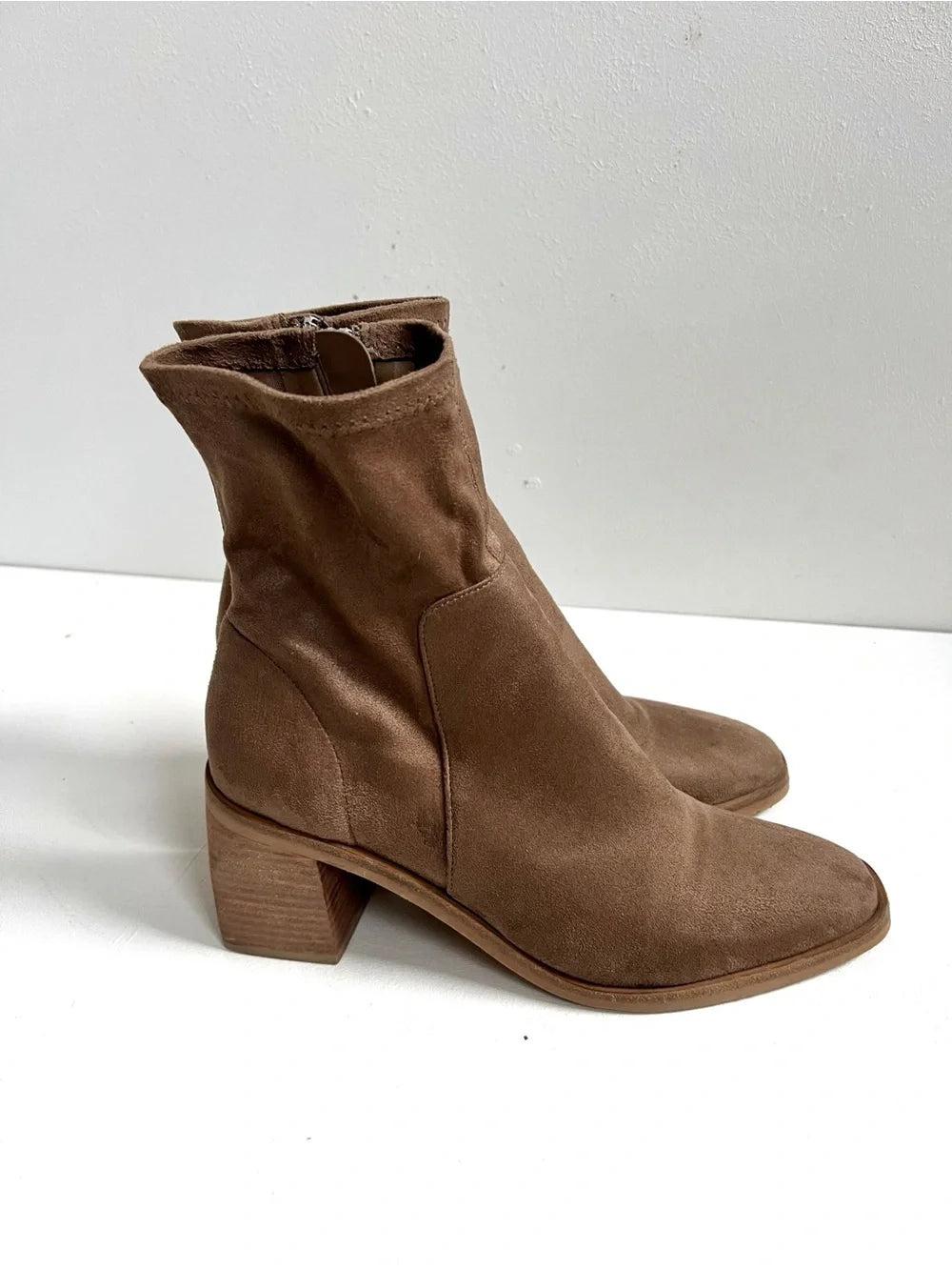Dolce Vita | Indiga Suede Boots