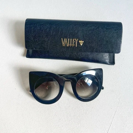 Valley Eyewear | Wolves Oversized Sunglasses