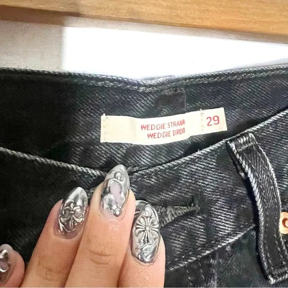 Levi’s | Women's Grey Wedgie Straight Distressed Jeans