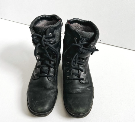 UGG | Kesey Buckle Boots